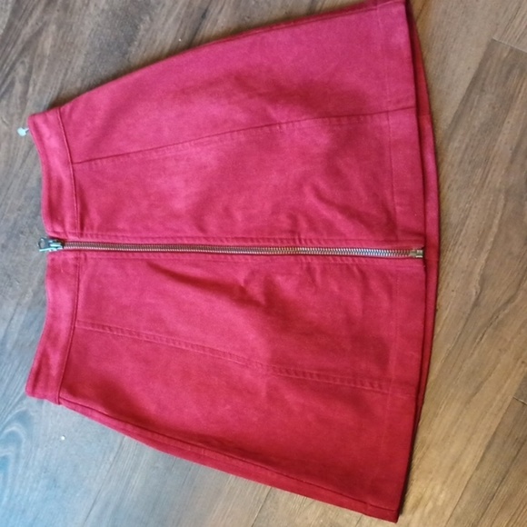 Wilfred Free Faux Red Suede Mini Skirt RRR - Picture 1 of 5